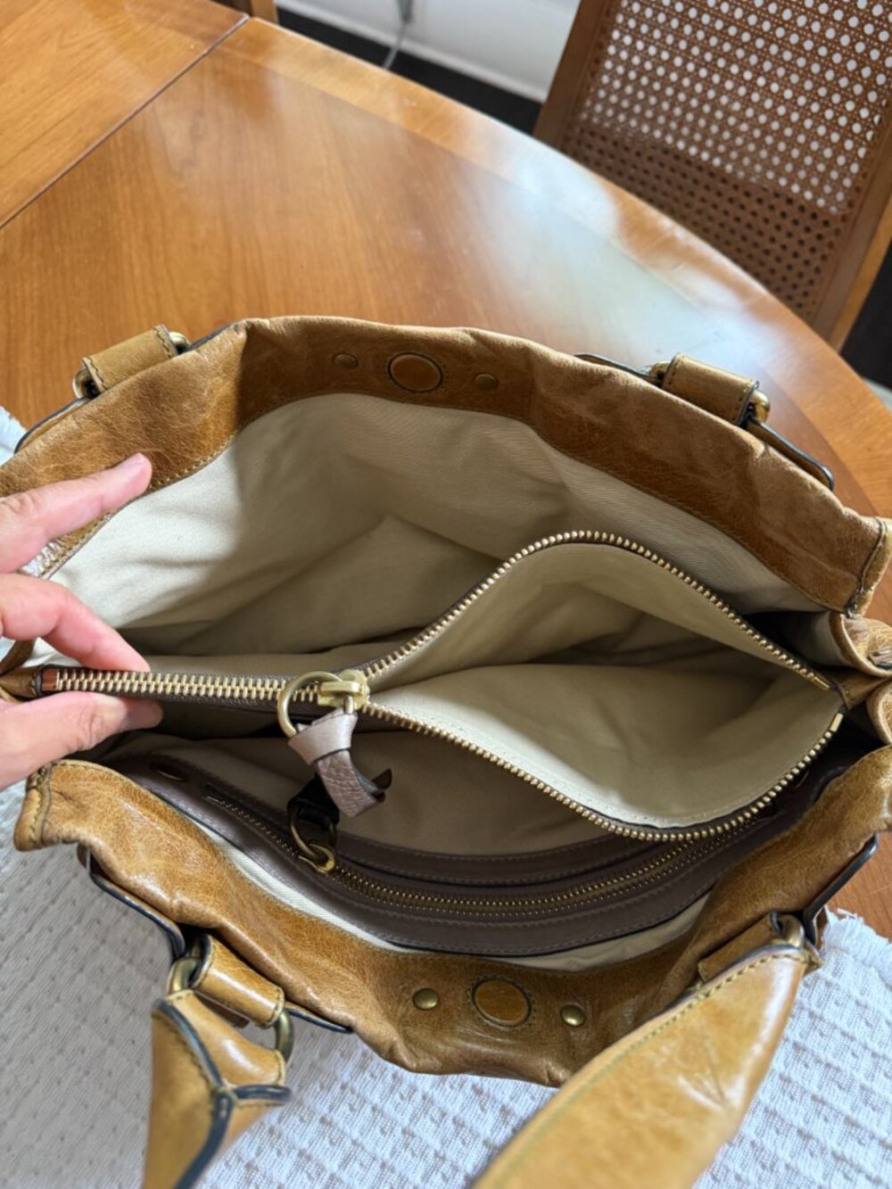 Chloe Bay Leather Tote in excellent condition - Picture 4 of 4